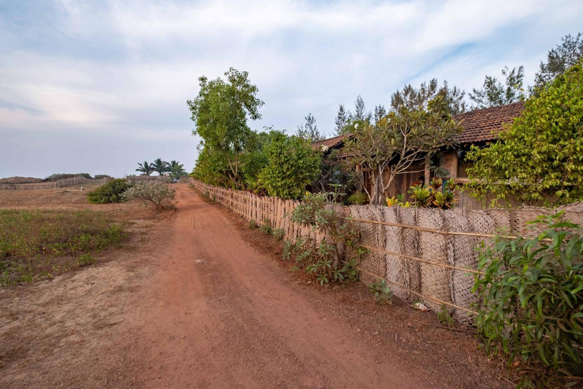 The Artist Cottages Morjim Exterior foto