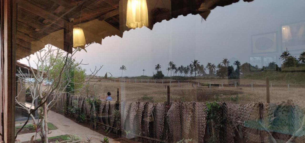 The Artist Cottages Morjim Exterior foto
